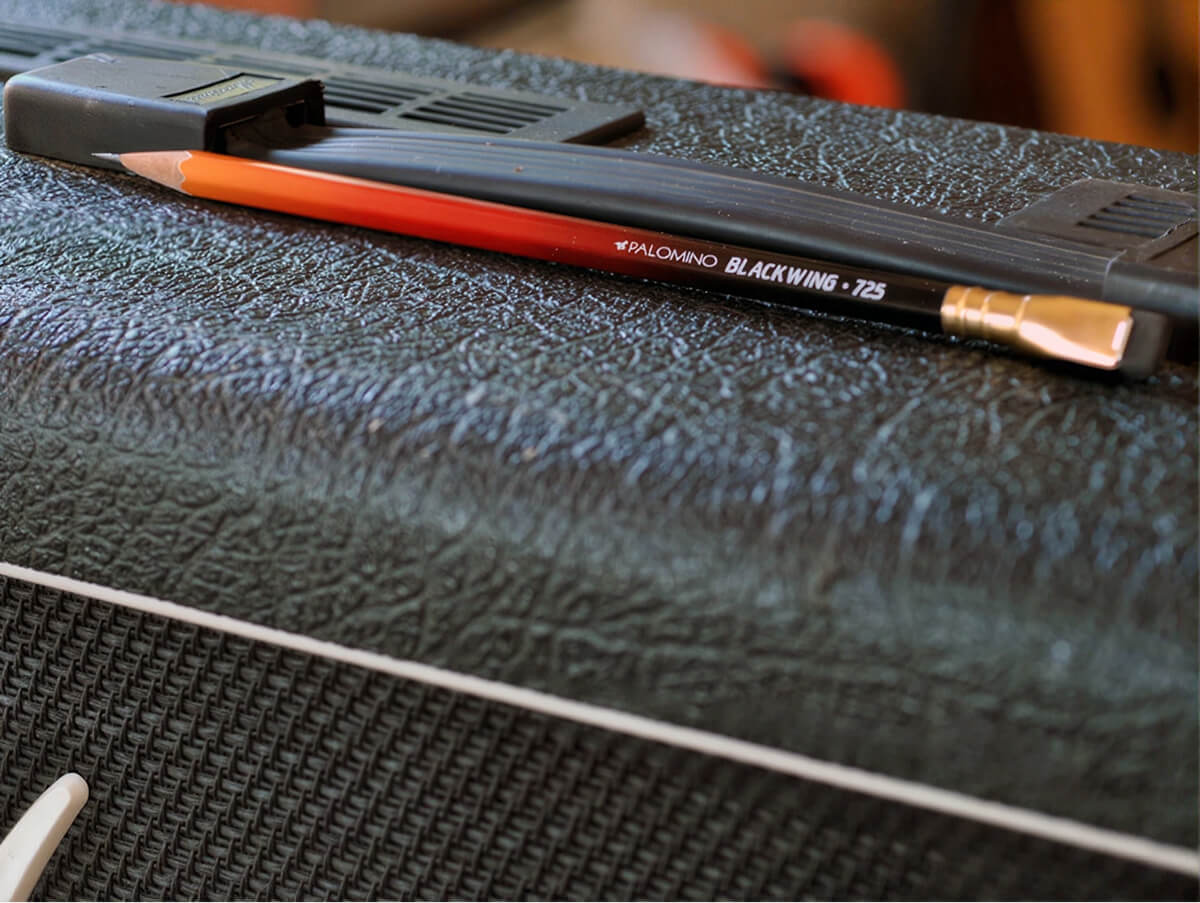 Blackwing Volume 725