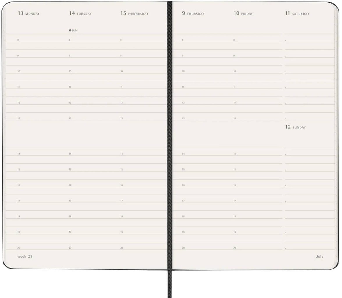 Розворот Moleskine Essential 2027 на 15 місяців