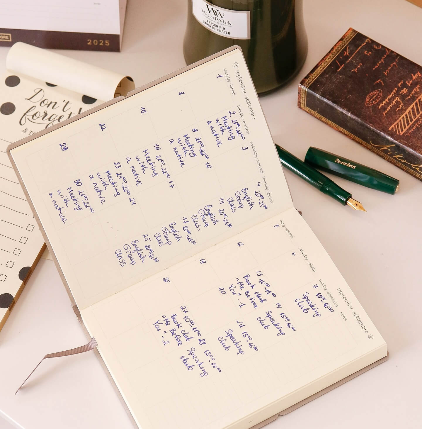 Ciak недатований планер – місячний і щотижневий розворот, додаткові ліновані сторінки