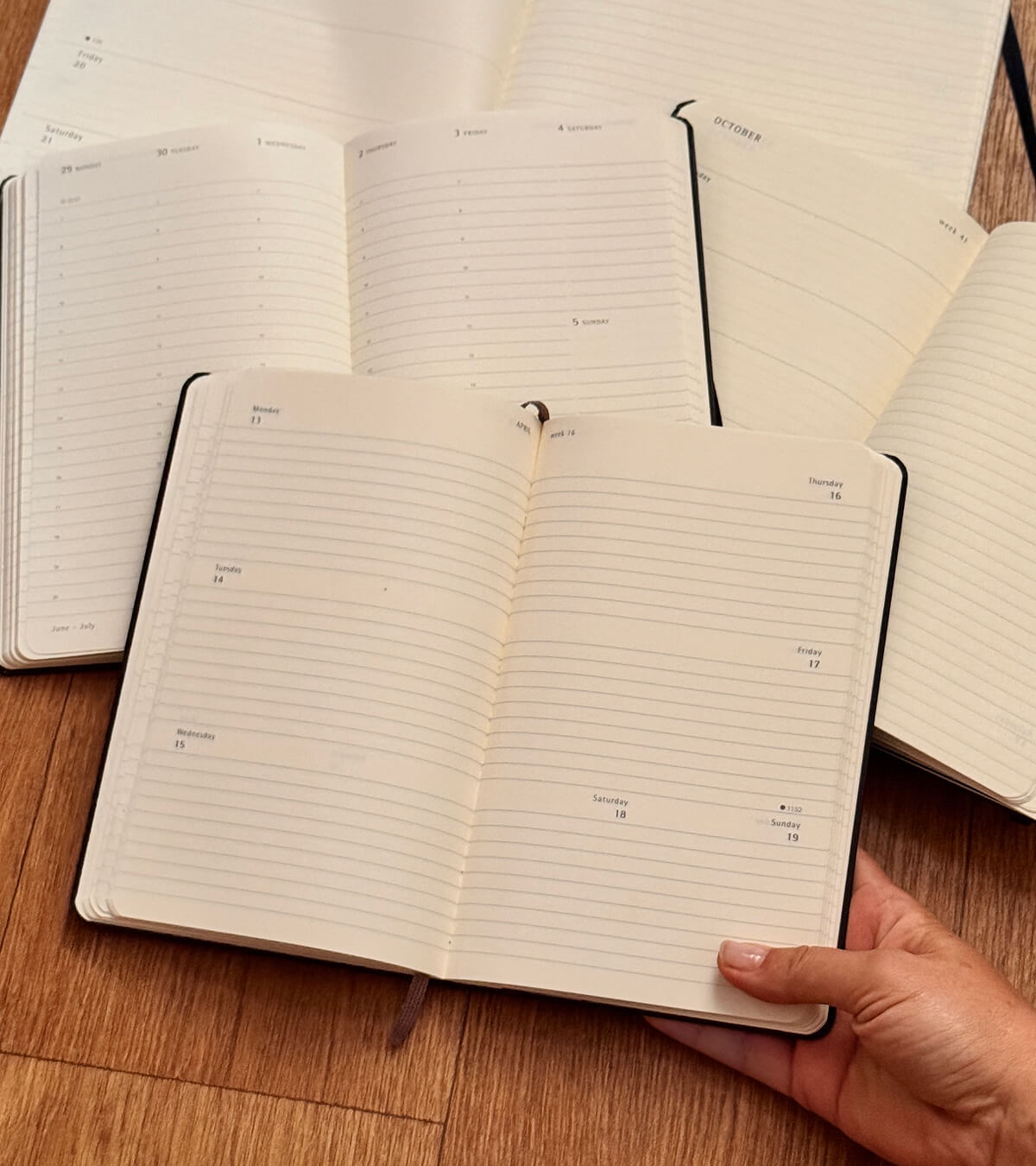 Планувальник-тиждень у горизонтальному форматі для ефективного планування