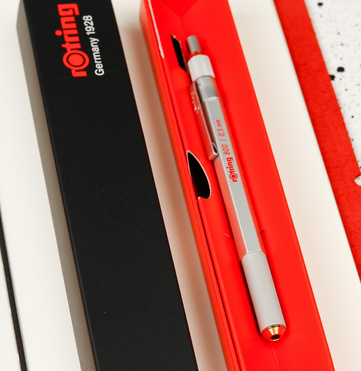 Rotring 800 в боксі крупним планом