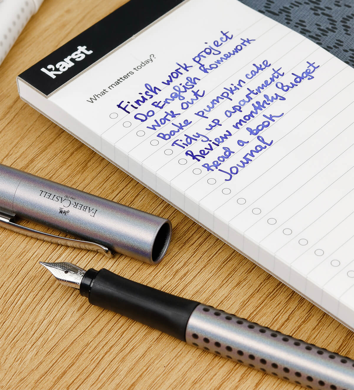 Faber-Castell Grip 2001 на стол