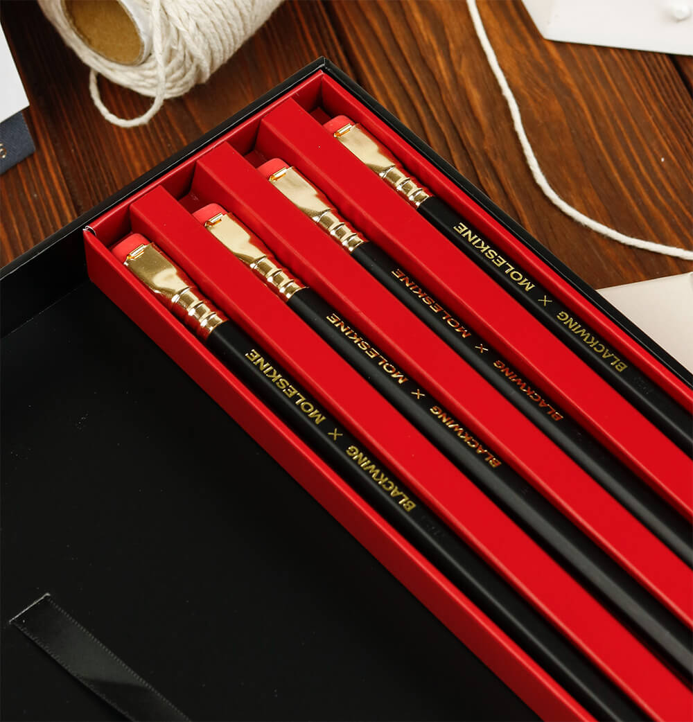 Олівці з подарункового набору Moleskine Year of the Horse