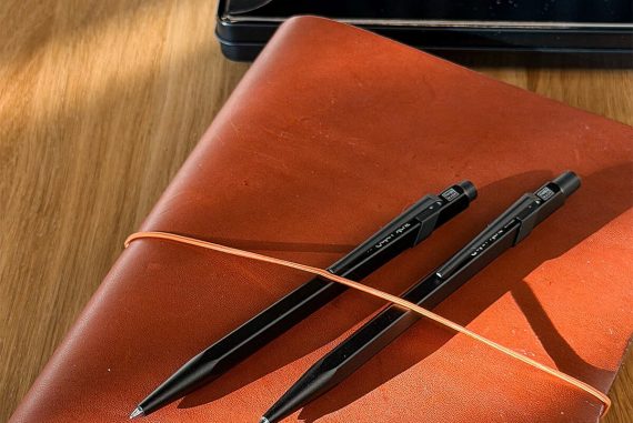 Набір Caran d’Ache 849 і 844 Black Code