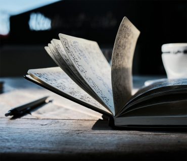 Блокнот з записами без сенсу