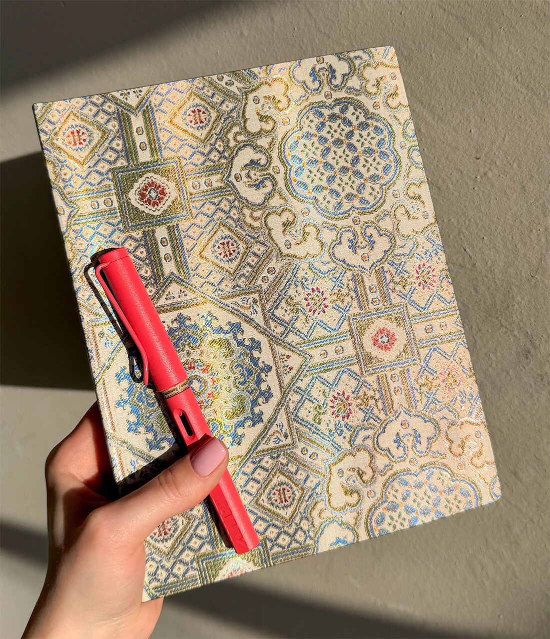 блокнот Paperblanks Тібетський текстиль у руці з ручкою Lamy