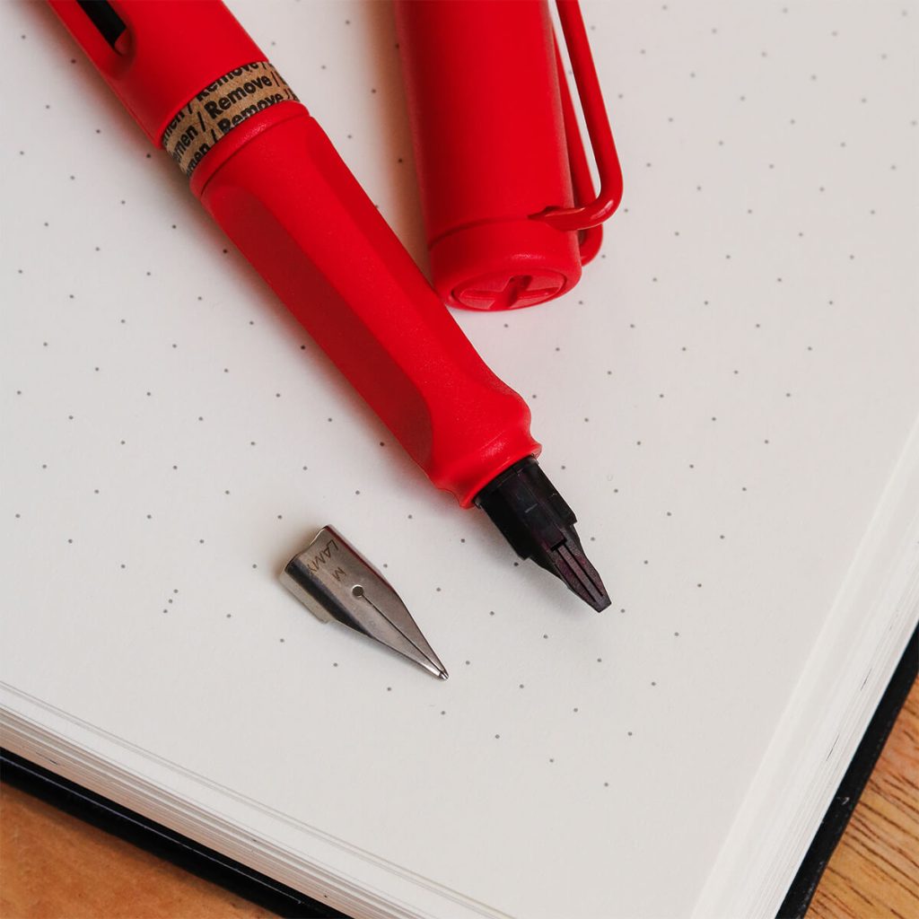 Змінне перо у Lamy Safari