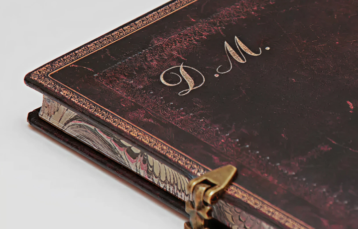 Лазерне гравіювання на обкладинці блокнота Paperblanks