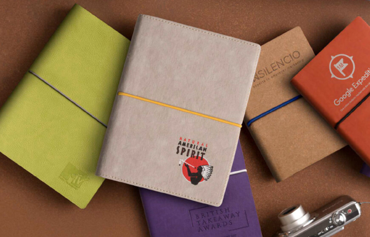 Різні способи нанесення логотипу на обкладинці Ciak