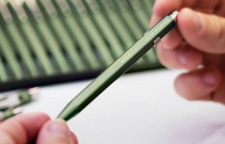 Лазерне гравіювання напису на ручці